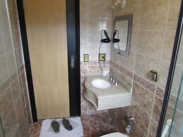 Pleasant Place Hotel