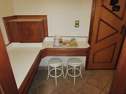 Pleasant Place Hotel