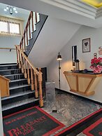 Pleasant Place Hotel