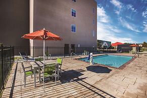 La Quinta Inn & Suites by Wyndham Baton Rouge - Port Allen