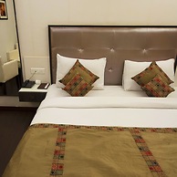 Hotel Pitrashish Premium