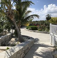 Caribbean Sea Breeze Villas