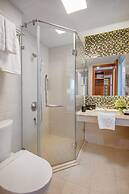 Paris Deli Danang Beach Hotel