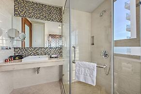 Paris Deli Danang Beach Hotel