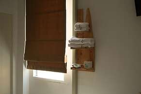 Baan URT Suratthani Airport Hotel