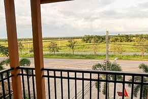 Baan URT Suratthani Airport Hotel