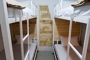 Baan URT Suratthani Airport Hotel