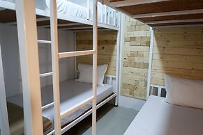 Baan URT Suratthani Airport Hotel