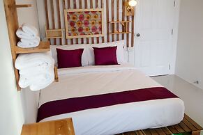 Baan URT Suratthani Airport Hotel