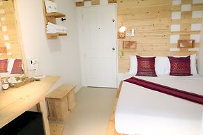 Baan URT Suratthani Airport Hotel