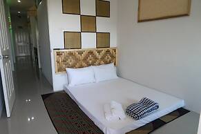 Baan URT Suratthani Airport Hotel
