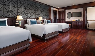 Rosa Boutique Cruise