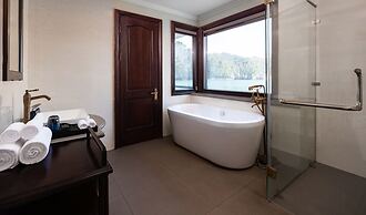 Rosa Boutique Cruise