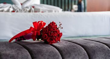 Rosa Boutique Cruise