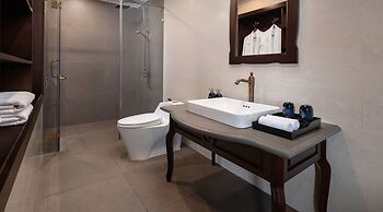 Rosa Boutique Cruise