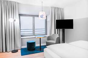 Stage 12 Hotel by Penz