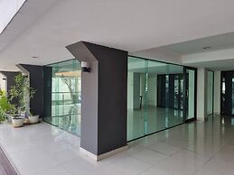 Ploen Ploen Residence