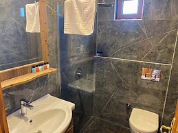 Destina Suit Hotel