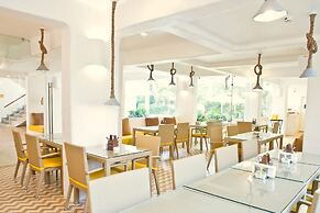 Bloom Hotel – Calangute