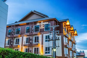 The Signature Hotel Thapae