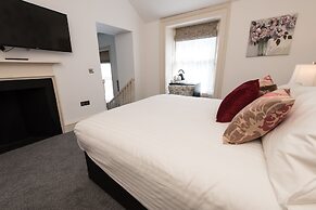 Royal Princes Suites