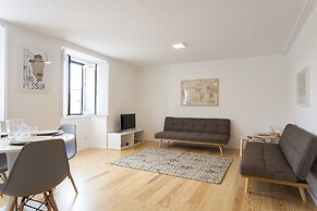 2BLocal Castelo Picão Apartments