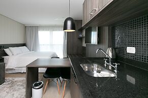 7th Avenue Oxford Residence