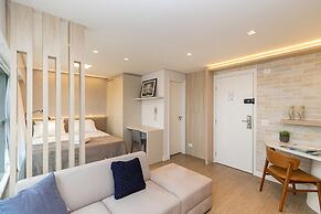 7th Avenue Oxford Residence