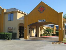 Sunbridge Inn & Suites