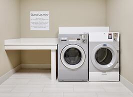 Holiday Inn Express & Suites Dallas NW - Farmers Branch by IHG