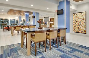 Holiday Inn Express & Suites Dallas NW - Farmers Branch by IHG