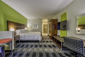 Holiday Inn Express & Suites Dallas NW - Farmers Branch by IHG