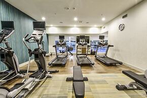 Holiday Inn Express & Suites Dallas NW - Farmers Branch by IHG