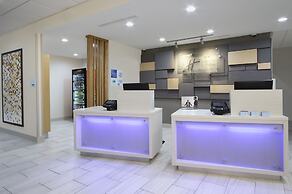 Holiday Inn Express & Suites Lake Charles South Casino Area by IHG