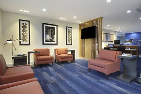 Holiday Inn Express & Suites Lake Charles South Casino Area by IHG