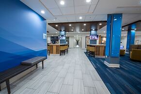 Holiday Inn Express & Suites Lake Charles South Casino Area by IHG