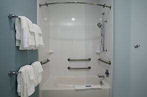 Holiday Inn Express & Suites Lake Charles South Casino Area by IHG