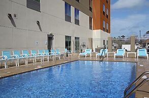 Holiday Inn Express & Suites Lake Charles South Casino Area by IHG