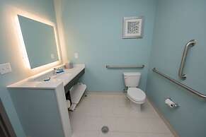 Holiday Inn Express & Suites Lake Charles South Casino Area by IHG