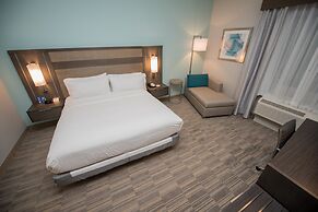 Holiday Inn Express & Suites Lake Charles South Casino Area by IHG