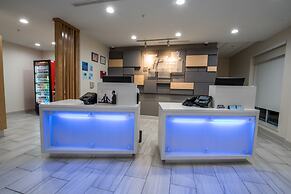 Holiday Inn Express & Suites Lake Charles South Casino Area by IHG