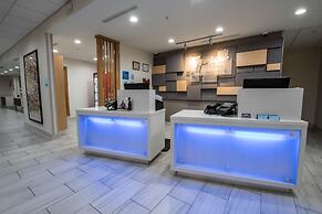 Holiday Inn Express & Suites Lake Charles South Casino Area by IHG