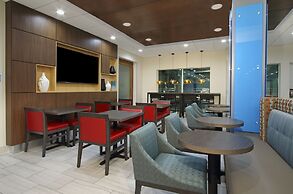 Holiday Inn Express & Suites Lake Charles South Casino Area by IHG
