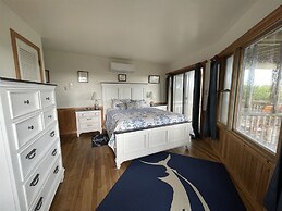 Dune Rose 3 Bedroom Cottage by RedAwning