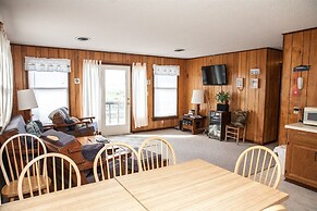 Beachbux 3 Bedroom Cottage by RedAwning