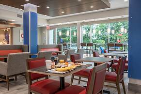 Holiday Inn Express & Suites Greenville S- Piedmont by IHG
