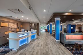 Holiday Inn Express & Suites Greenville S- Piedmont by IHG