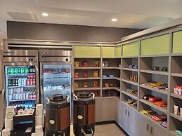 Holiday Inn & Suites Decatur-Forsyth by IHG