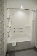 Holiday Inn & Suites Decatur-Forsyth by IHG