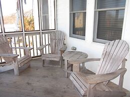 Spartina 3 Bedroom Cottage by RedAwning